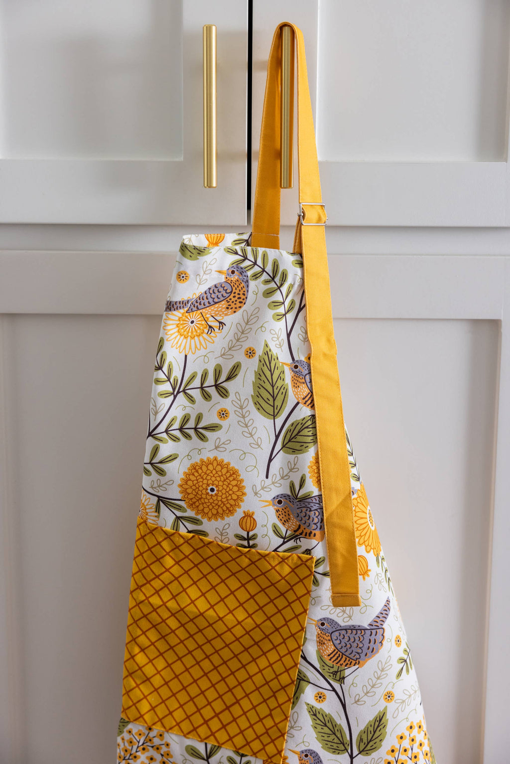 Gingiber Mums & Robins Apron | Artisan-Illustrated Cotton Kitchen Wear