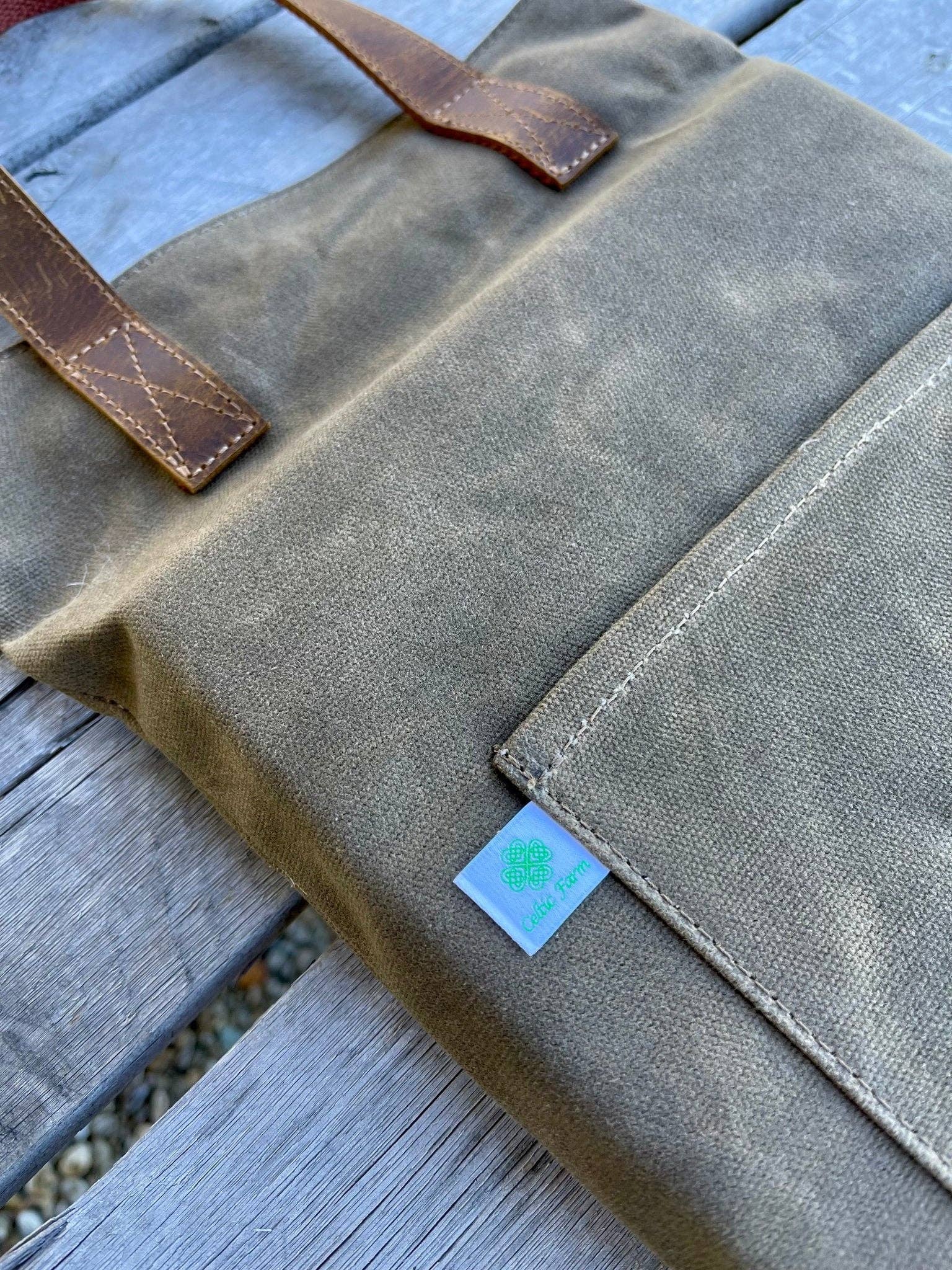 NEW | Gardening Knee Pad – Waxed Canvas Garden Kneeler with Tool Pocket
