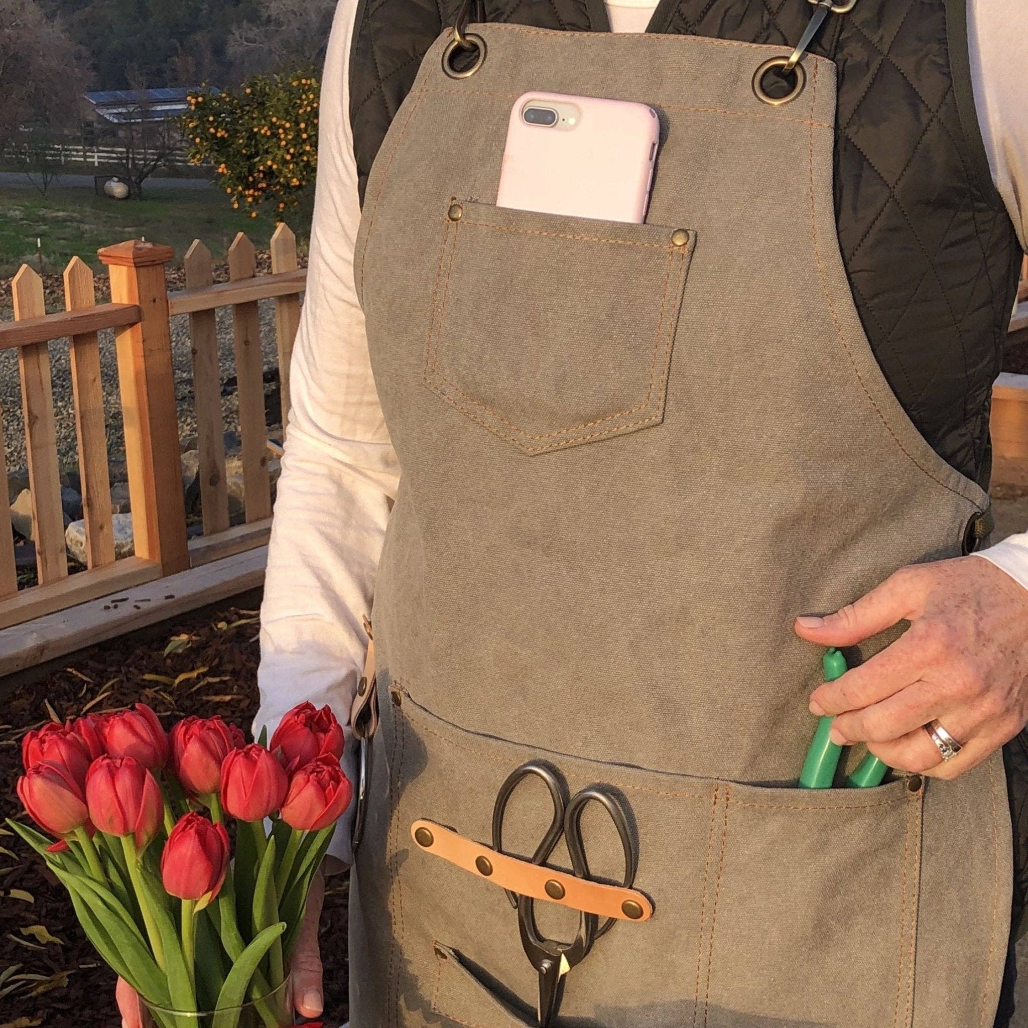 Gardening Apron, Waxed Canvas Apron with Pockets