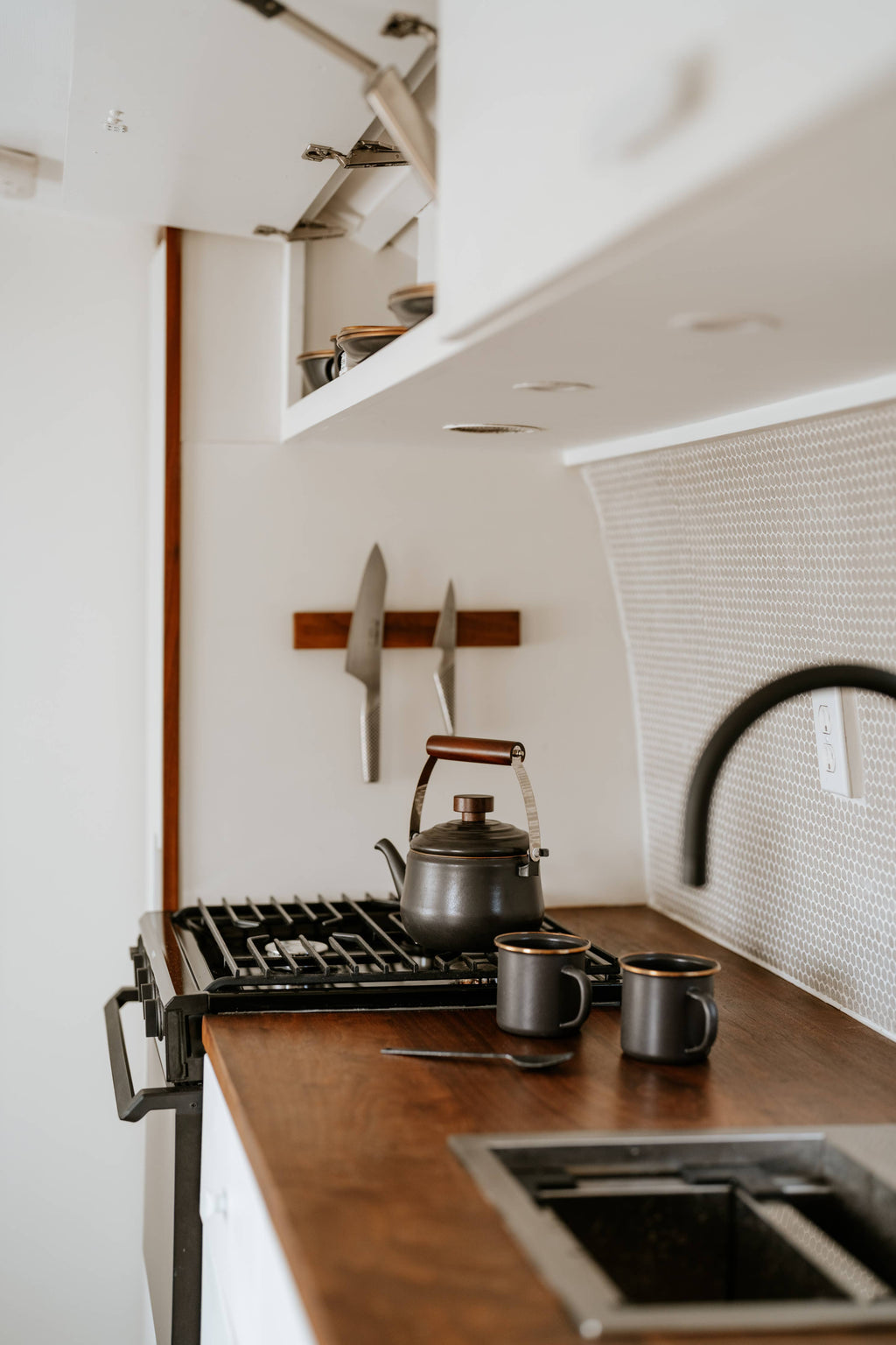 Barebones Enamel Teapot | Camp Kettle for Coffee & Tea