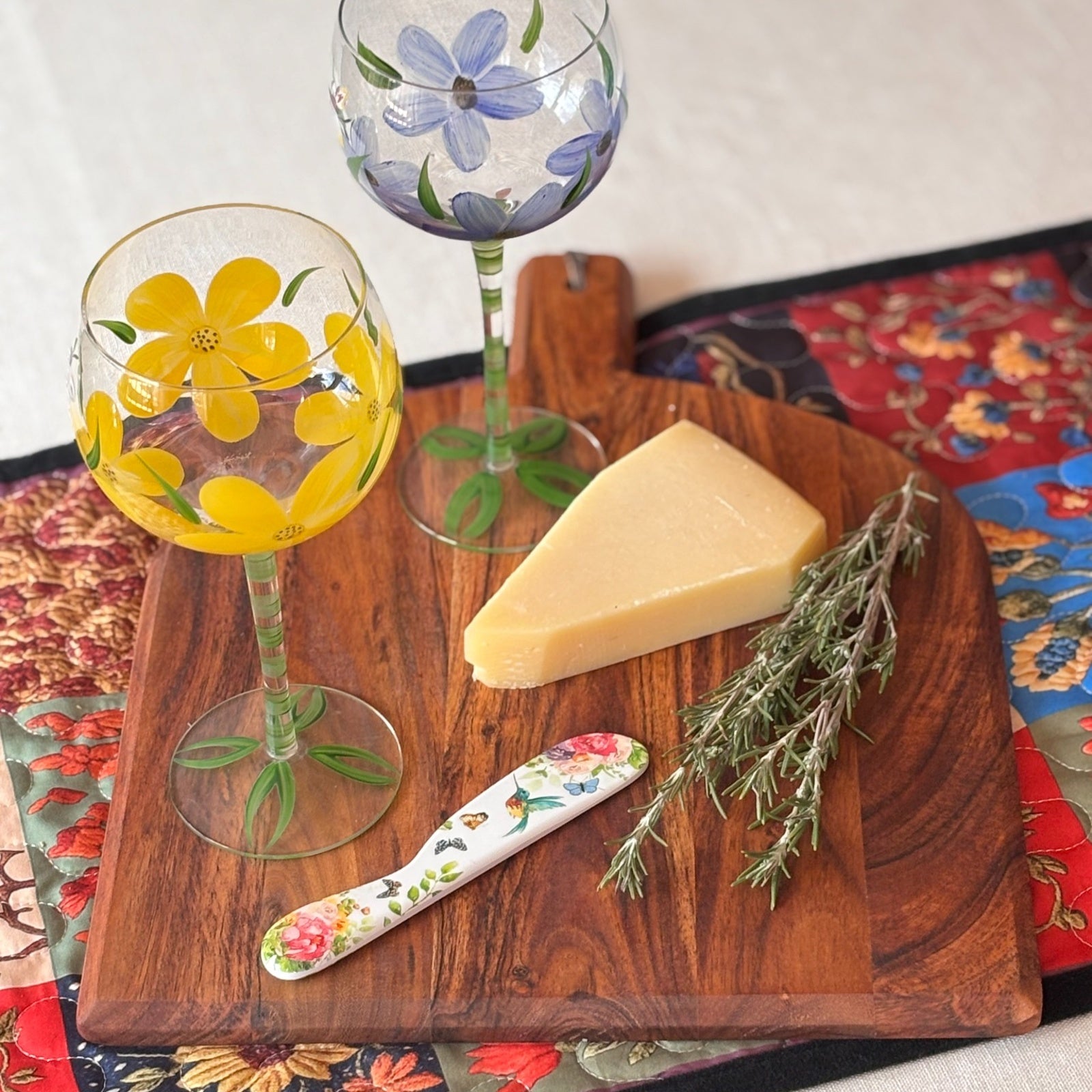 Acacia Bevel Serving Board with Handle – 15" × 12"