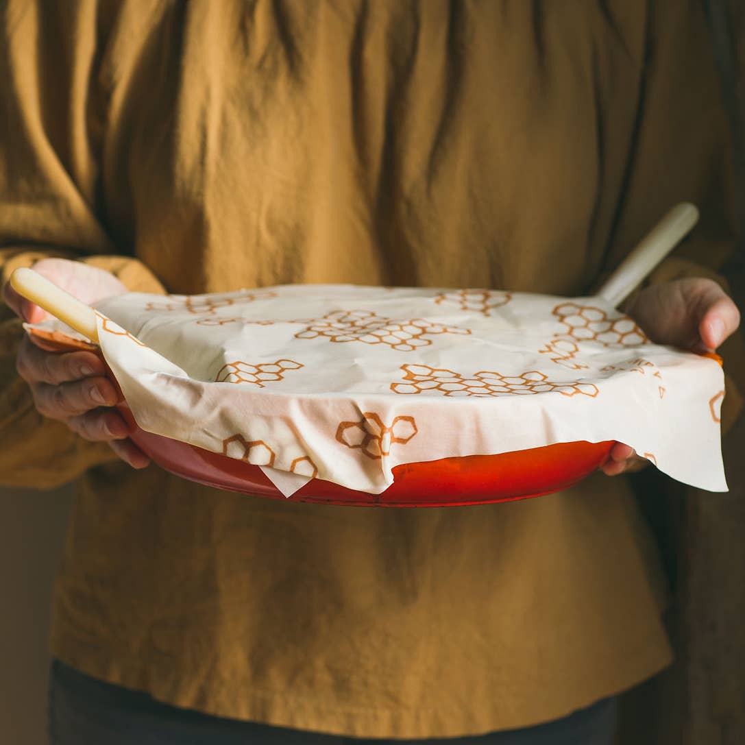 Reusable Beeswax Bread Wrap – Organic Cotton Bread Storage Wrap (XL)