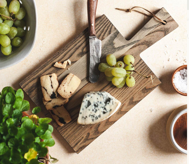Farmhouse Pottery Artisan Forged Cheese Knife Set – Handcrafted Charcuterie Knives (Set of 4)