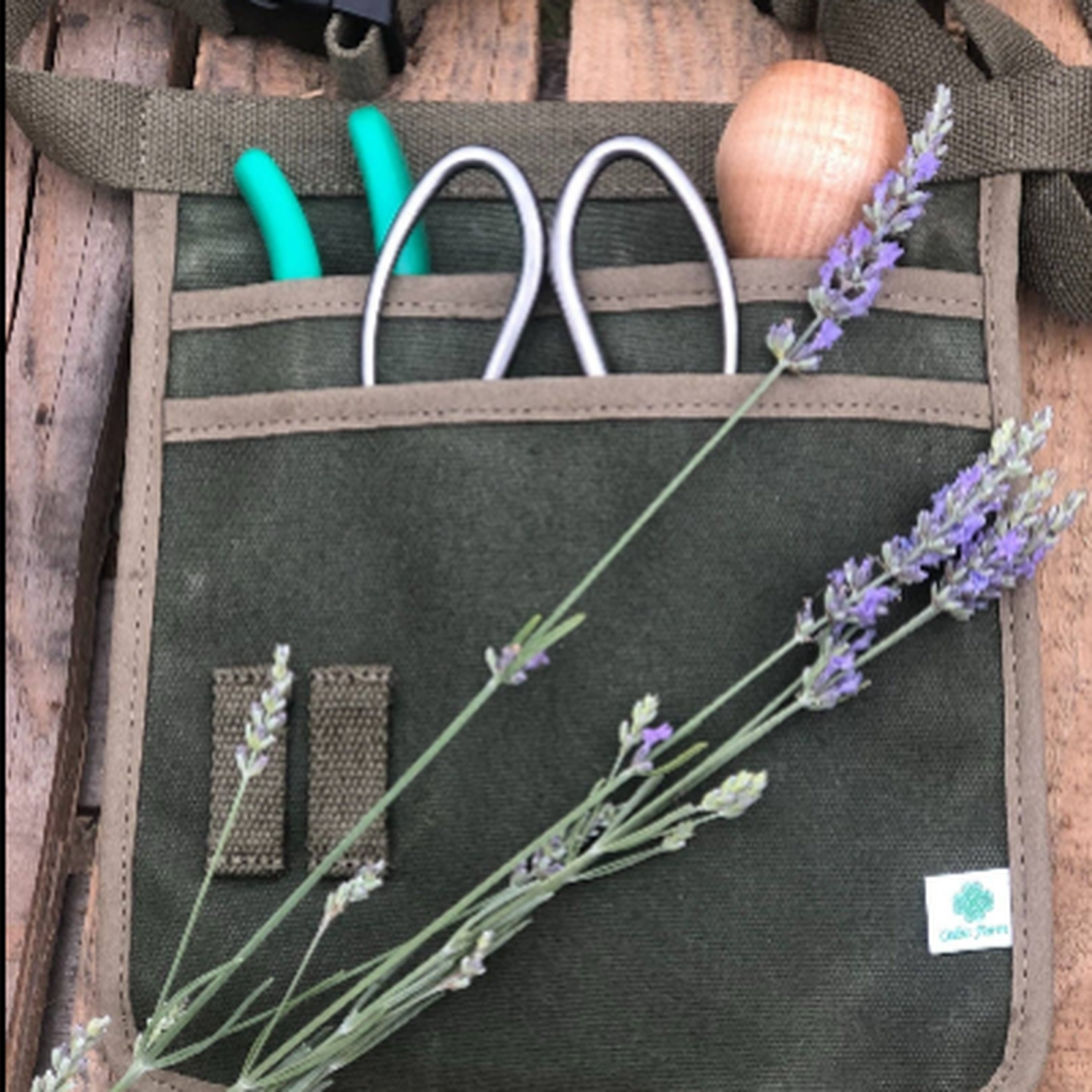 Garden Gift Box with Floral Gloves, Needle Snips & Tool Belt Bundle Set • Save $15 Ready-to-Gift Spring Garden Set
